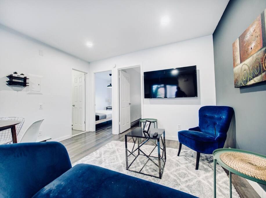 Charming 2 Bd Condo Griffintown — Photos 3